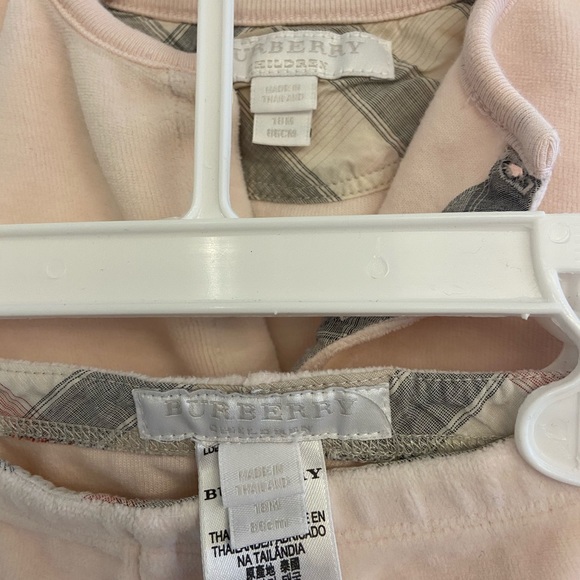 Burberry 2 piece outfit size 18months - Picture 2 of 3